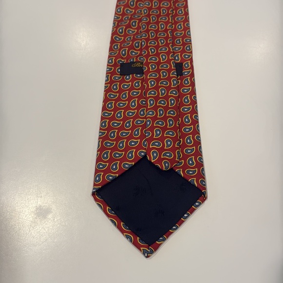 Brooks Brothers Red Paisley Men's Tie - Picture 5 of 6